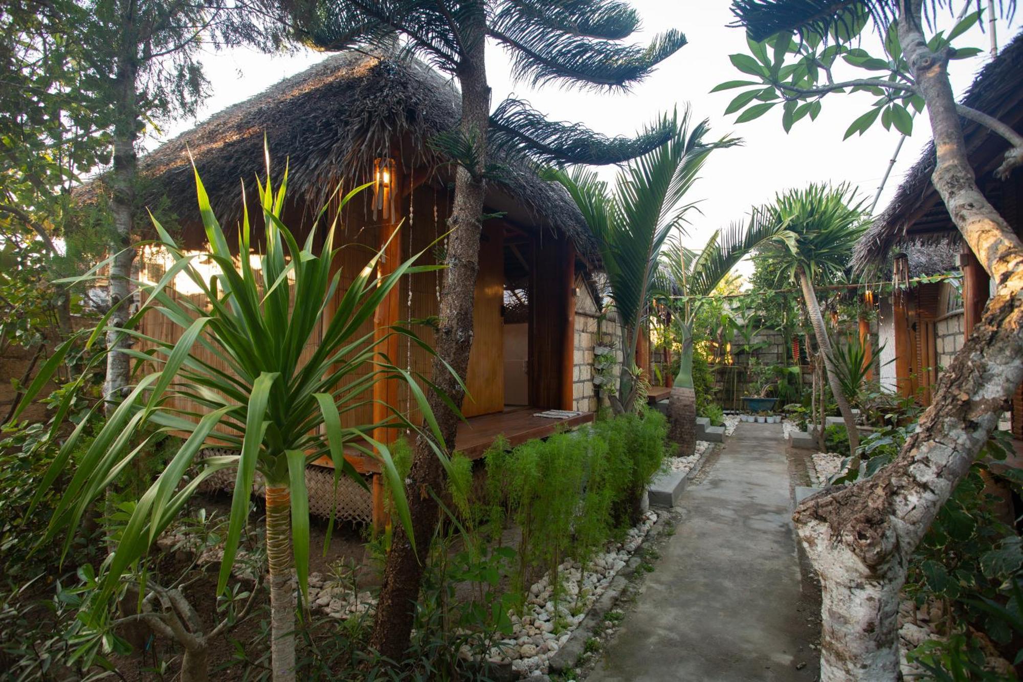 Fullmoon Bungalows Toyapakeh Zewnętrze zdjęcie