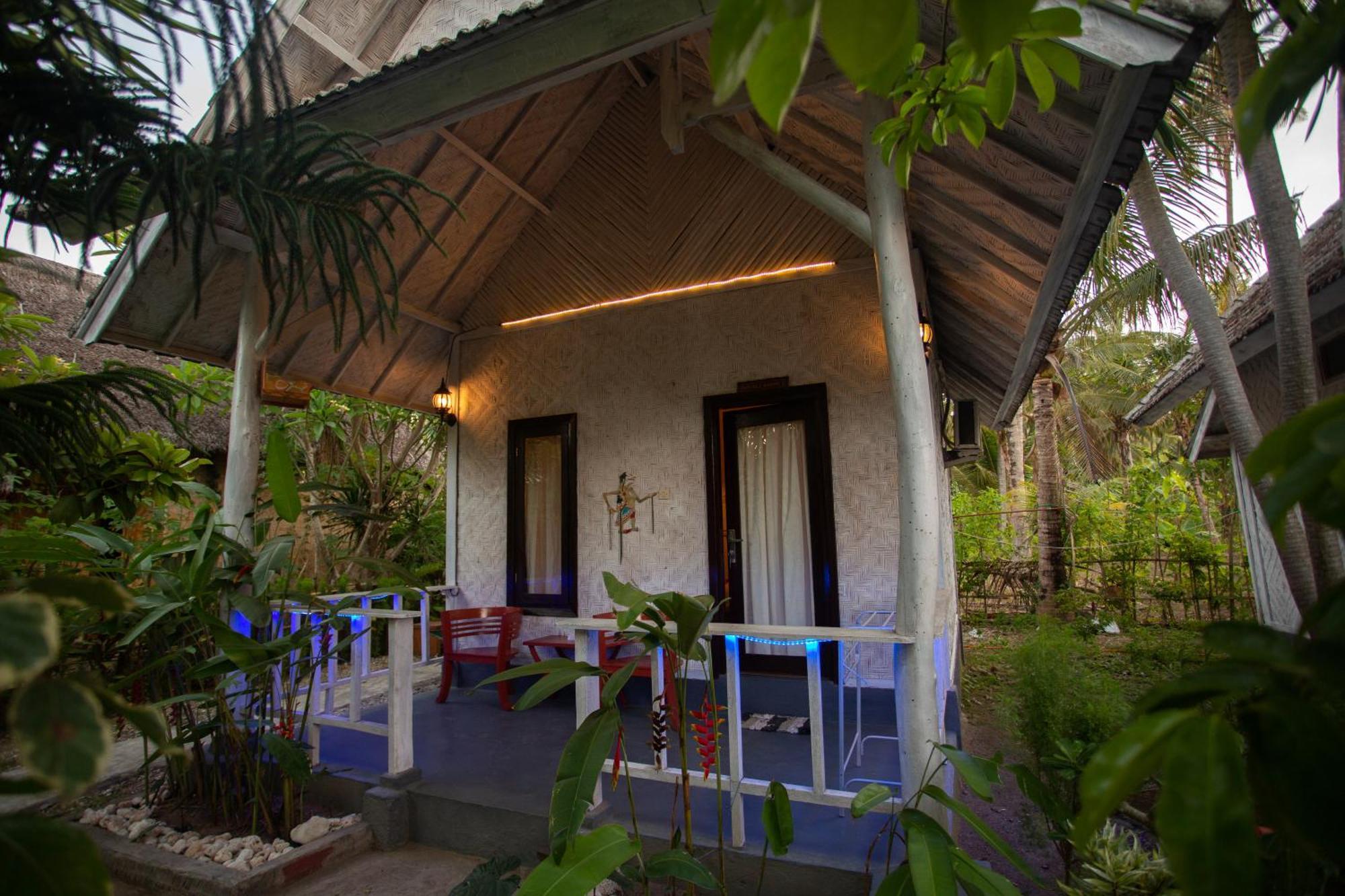 Fullmoon Bungalows Toyapakeh Zewnętrze zdjęcie