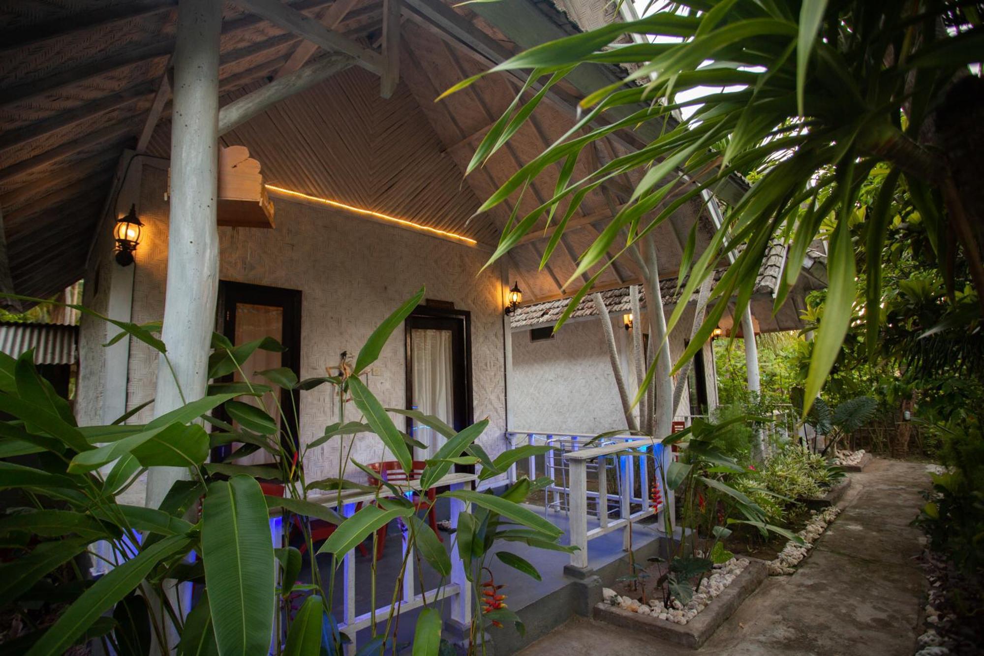 Fullmoon Bungalows Toyapakeh Zewnętrze zdjęcie